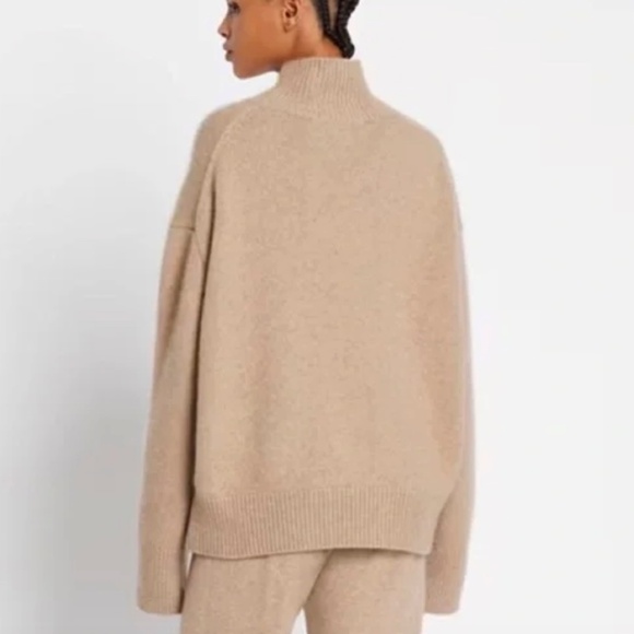 EUC! Tory Burch /Tory Sport Cashmere Relaxed Turtleneck - Size M - Picture 2 of 10